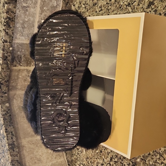 MK Scarlett Slipper - Picture 4 of 4